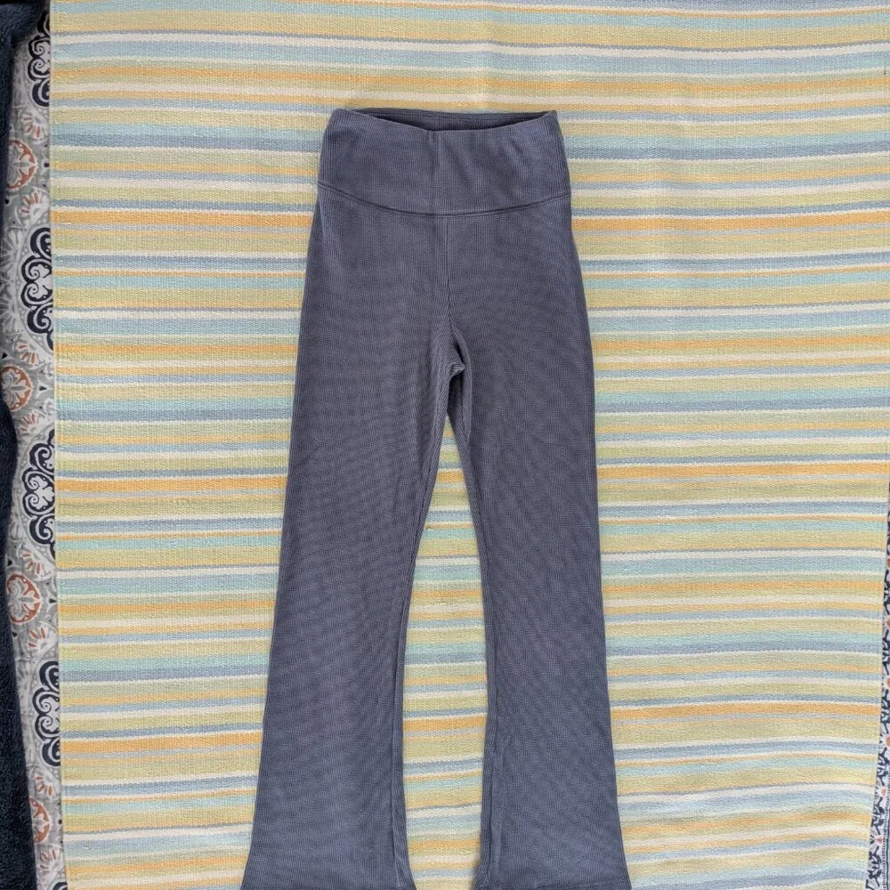 ⭐ Hollister Ultra High Rise Waffle Flare Pants size Small